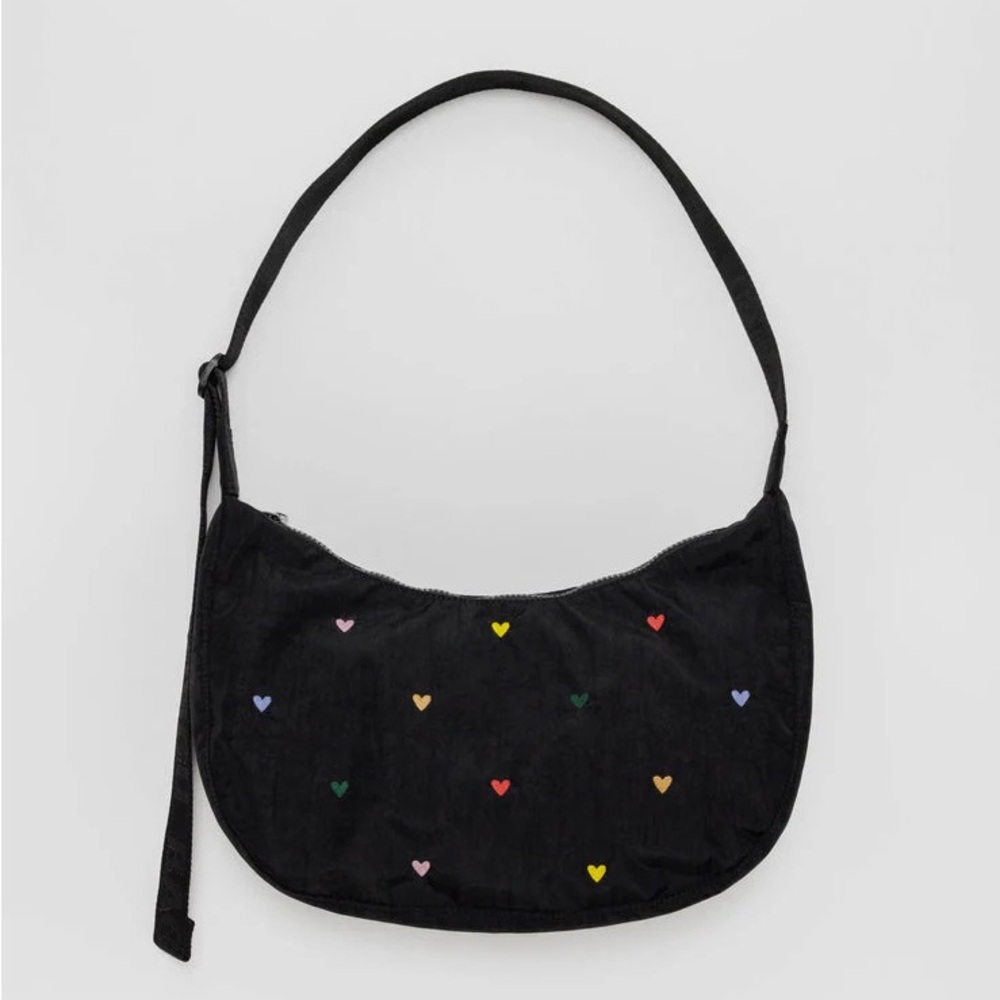 BNWT BAGGU Medium Crescent Bag in Embroidered Hearts